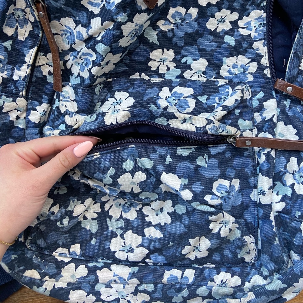 Floral backpack - Picture 2 of 4